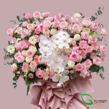 Elegant grand opening flowers in Saigon